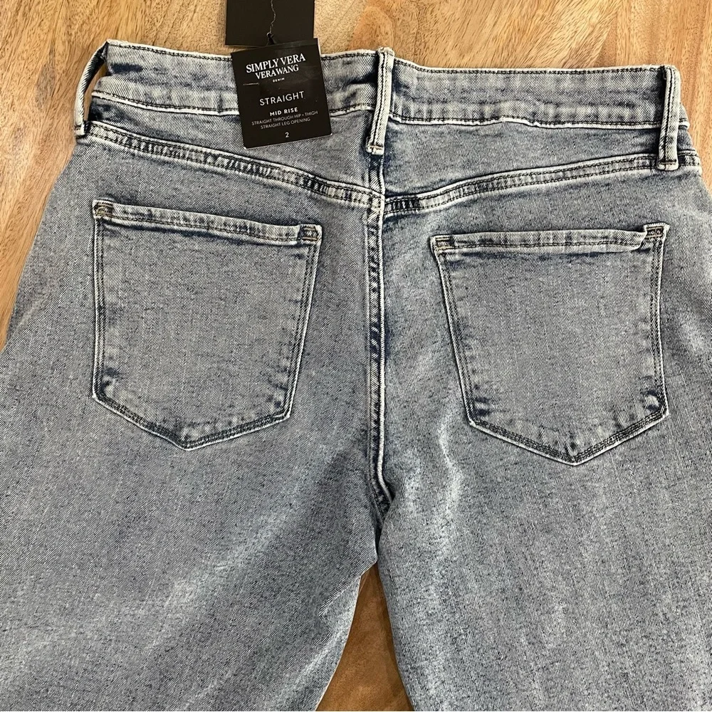 NWT 2 4 6 8 simply vera Vera Wang denim, straight, mid rise, power stretch jeans - Picture 3 of 6